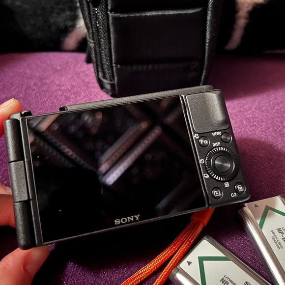 Sony ZV-1 Vlogging Camera Bundle - Picture 6 of 12